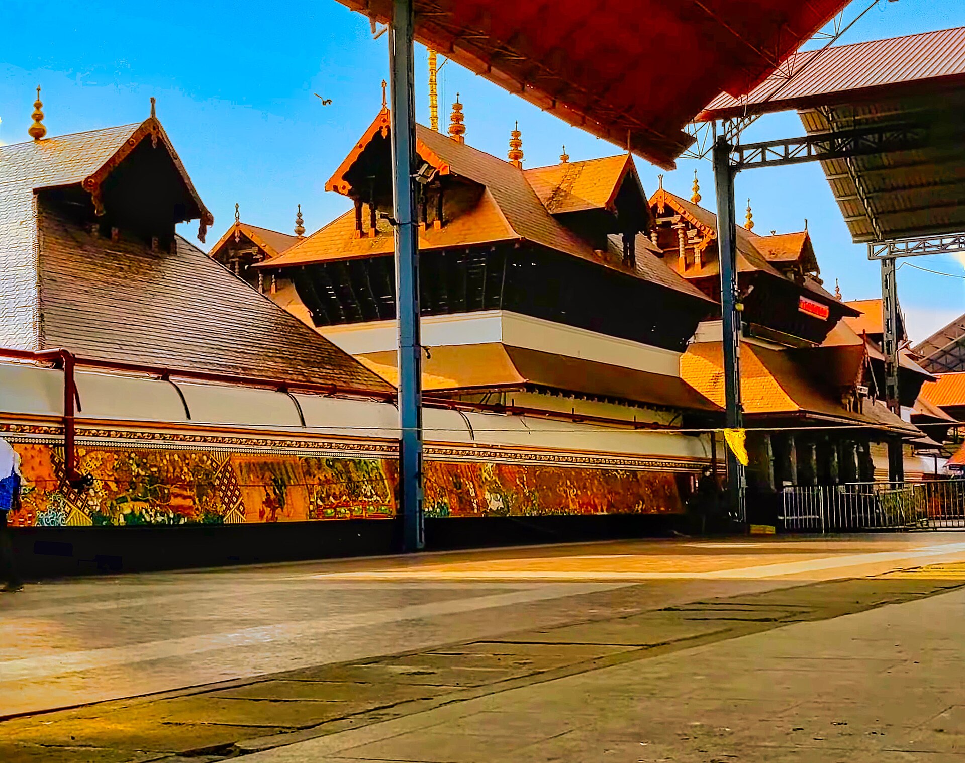 009392022 Guruvayur temple, Kerala 024 — photograph by Ms Sarah Welch